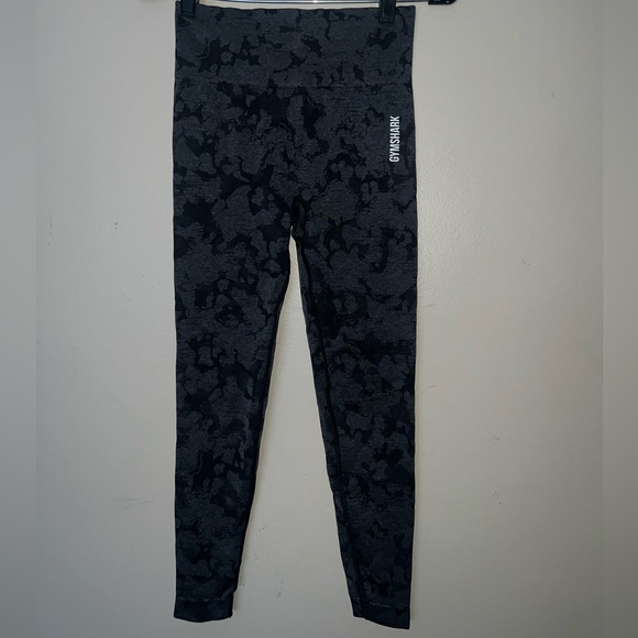 Gymshark Pants - Gymshark Black and Gray Camo Patterned Compression Leggings